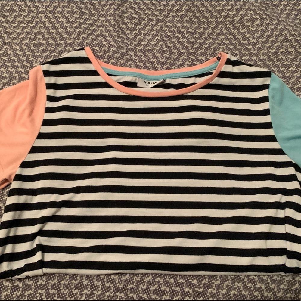 UO women’s Color block shirt